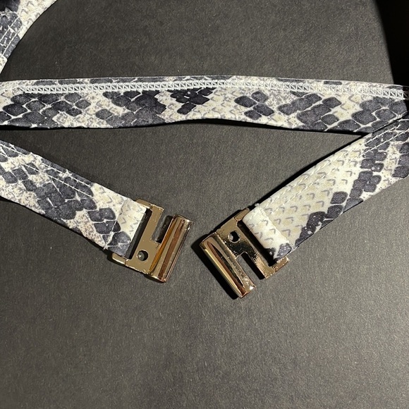 ICON SWIM Snakeskin crew neck swim top in women’s size Medium - Picture 6 of 8